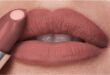AVON Hydramatic Matte matowa szminka z kwasem hialuronowym kolor berry - 2