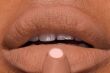 AVON Hydramatic Matte matowa szminka z kwasem hialuronowym kolor honey - 2